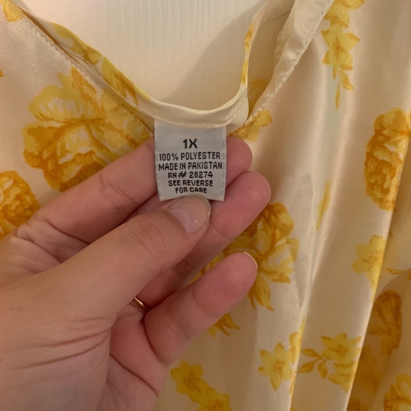 YELLOW FLORAL SLIP DRESS 1X - Picture 2 of 3